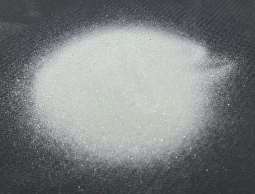 騰博機械磨料——玻璃珠-磨料簡介 騰博系列玻璃珠根據(jù)粒徑范圍、 質(zhì)量百分比不同，大致把玻璃珠分為2種，噴砂機械噴砂和拋光玻璃珠?！ぁぁ?  title=