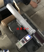 寧波某客戶為合金鋼螺栓和鑲件，風(fēng)力發(fā)電葉片襯套定制的專用噴砂